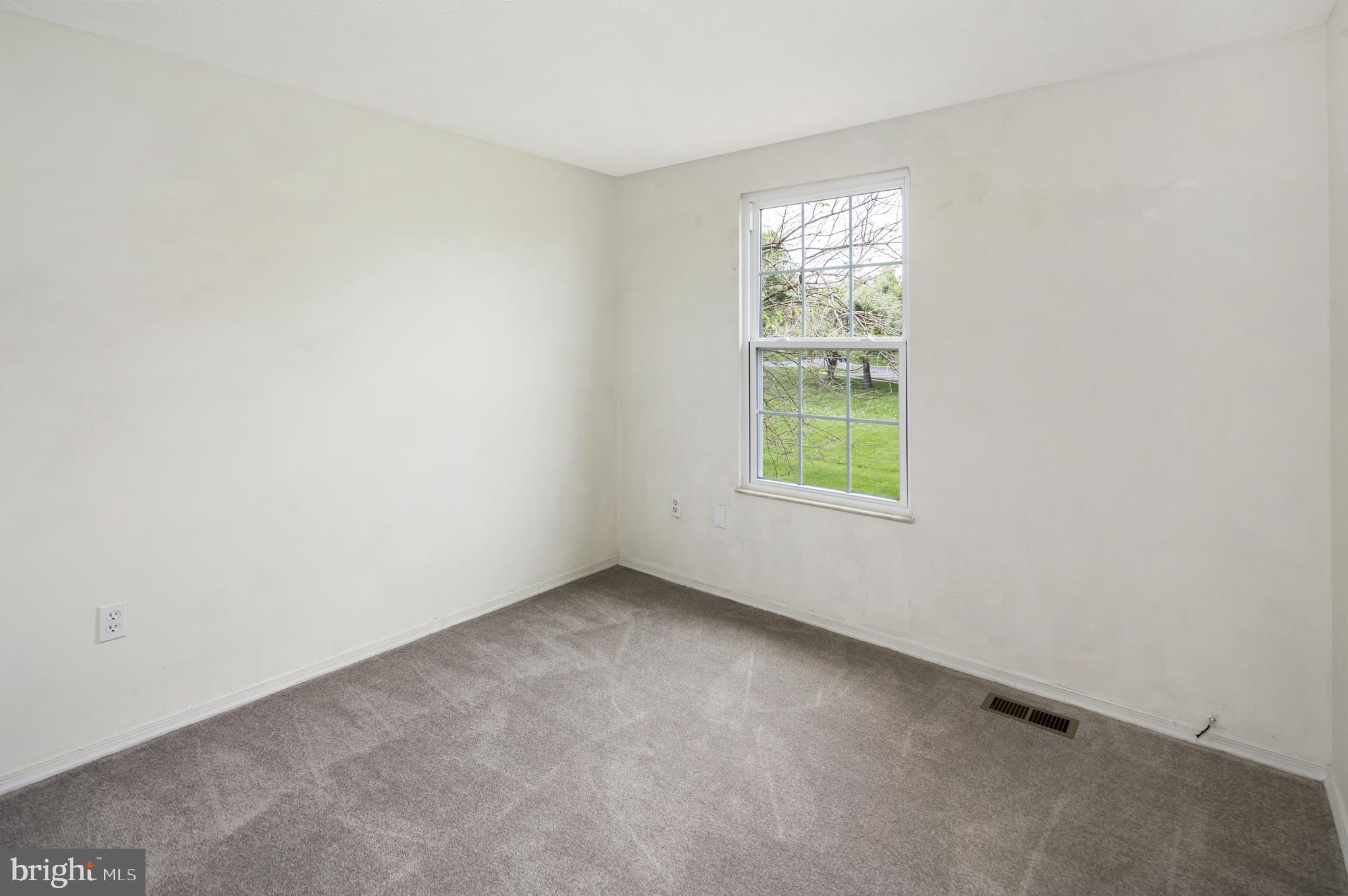 445 Heather Ridge Drive Frederick, MD 21702 - Photo 20 of 30 3rd Bedroom