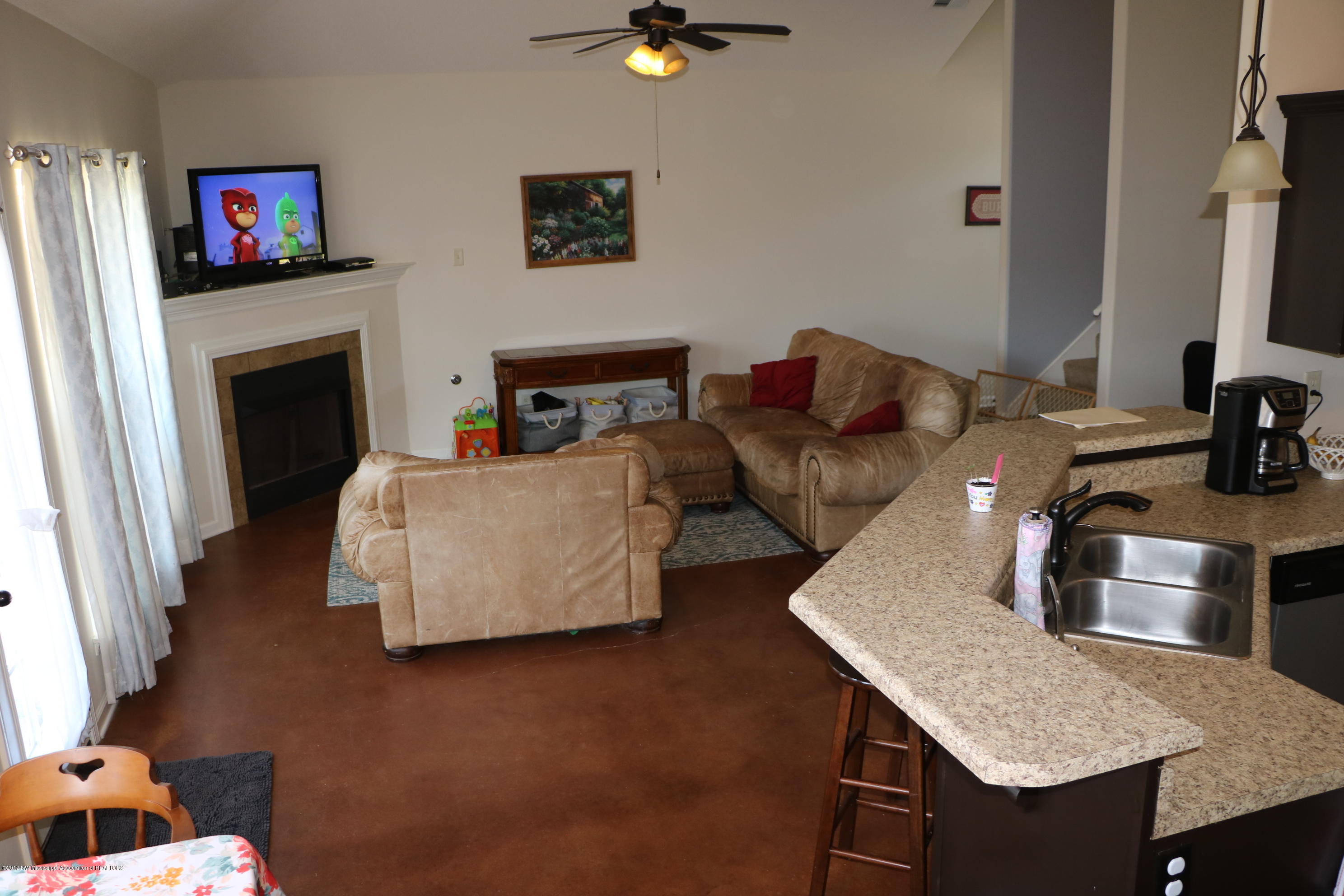 3046 Logan's Loop Hernando, MS 38632 - Photo 4 of 23 007