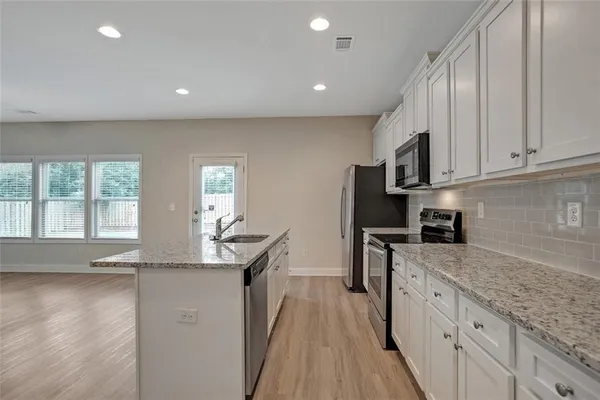 $2,587 | 112 Chase Landing Drive, Unit MACLAND, Loganville, GA 30052