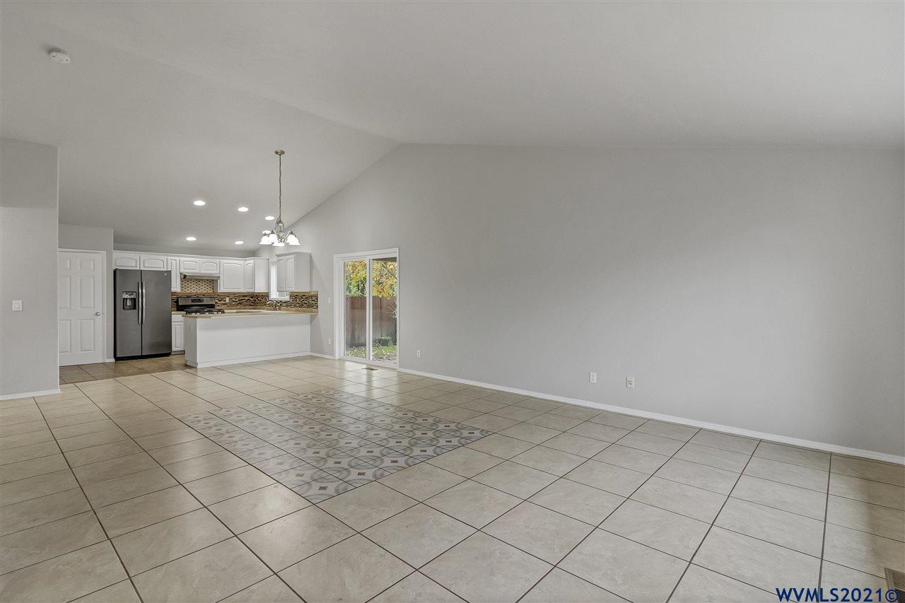 1900 Summerfield Court Southwest Albany, OR 97321 - Photo 3 of 23