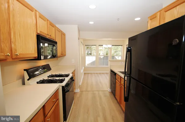 $2,400 | 7532 B Coxton Court, Unit 122, Alexandria, VA 22306