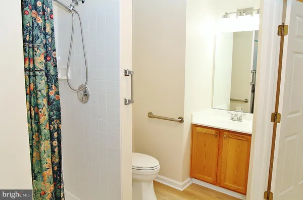 $2,400 | 7532 B Coxton Court, Unit 122, Alexandria, VA 22306
