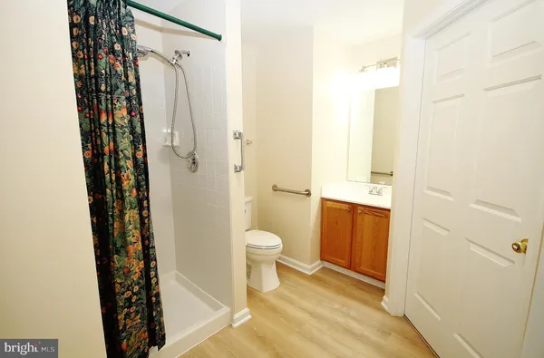 $2,400 | 7532 B Coxton Court, Unit 122, Alexandria, VA 22306