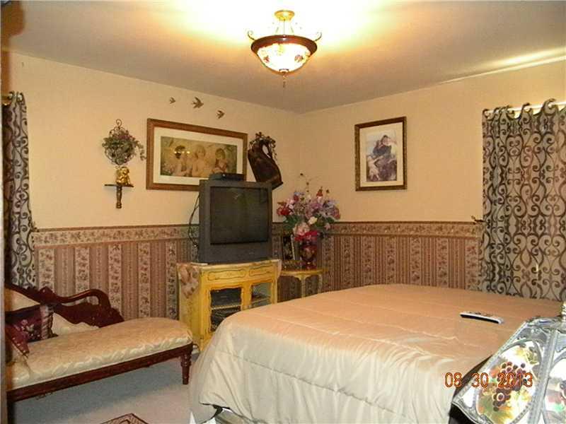 7848 Brennan Road Indianapolis, IN 46219 - Photo 7 of 11 Gallery Image 7