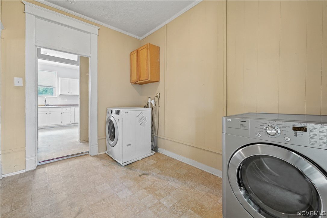 3620 Benton Avenue Richmond, VA 23222 - Photo 13 of 23 a utility room with dryer and washer