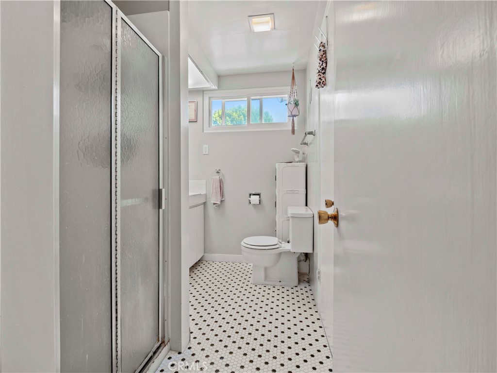 1511 North Maple Street Burbank, CA 91505 - Photo 13 of 26