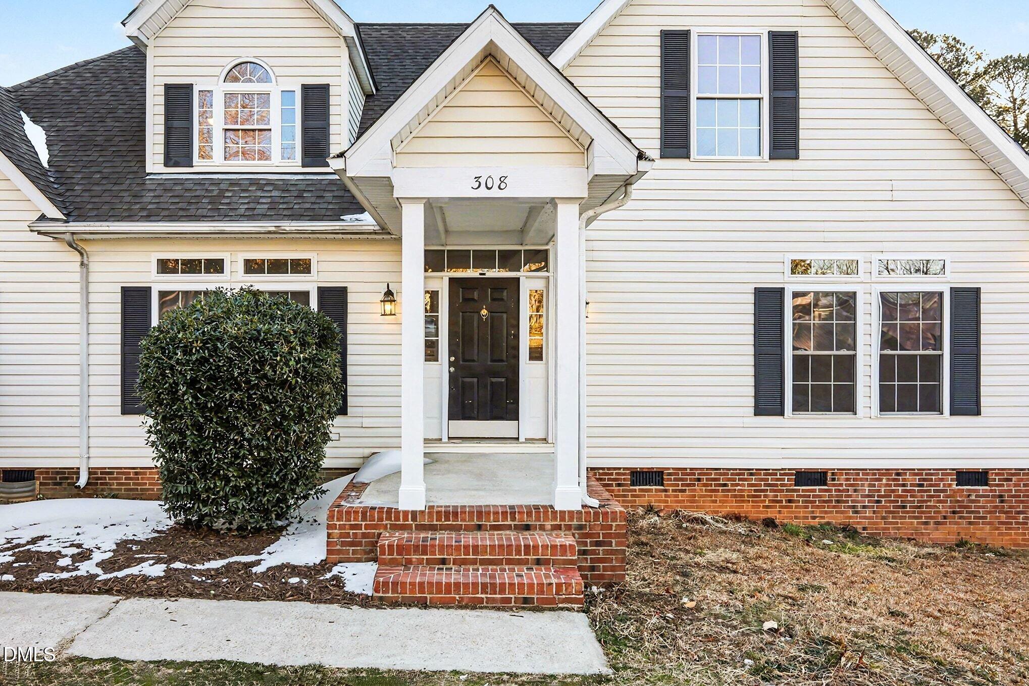 308 7th Street Wake Forest, NC 27587 - Photo 4 of 26 004_file_6117