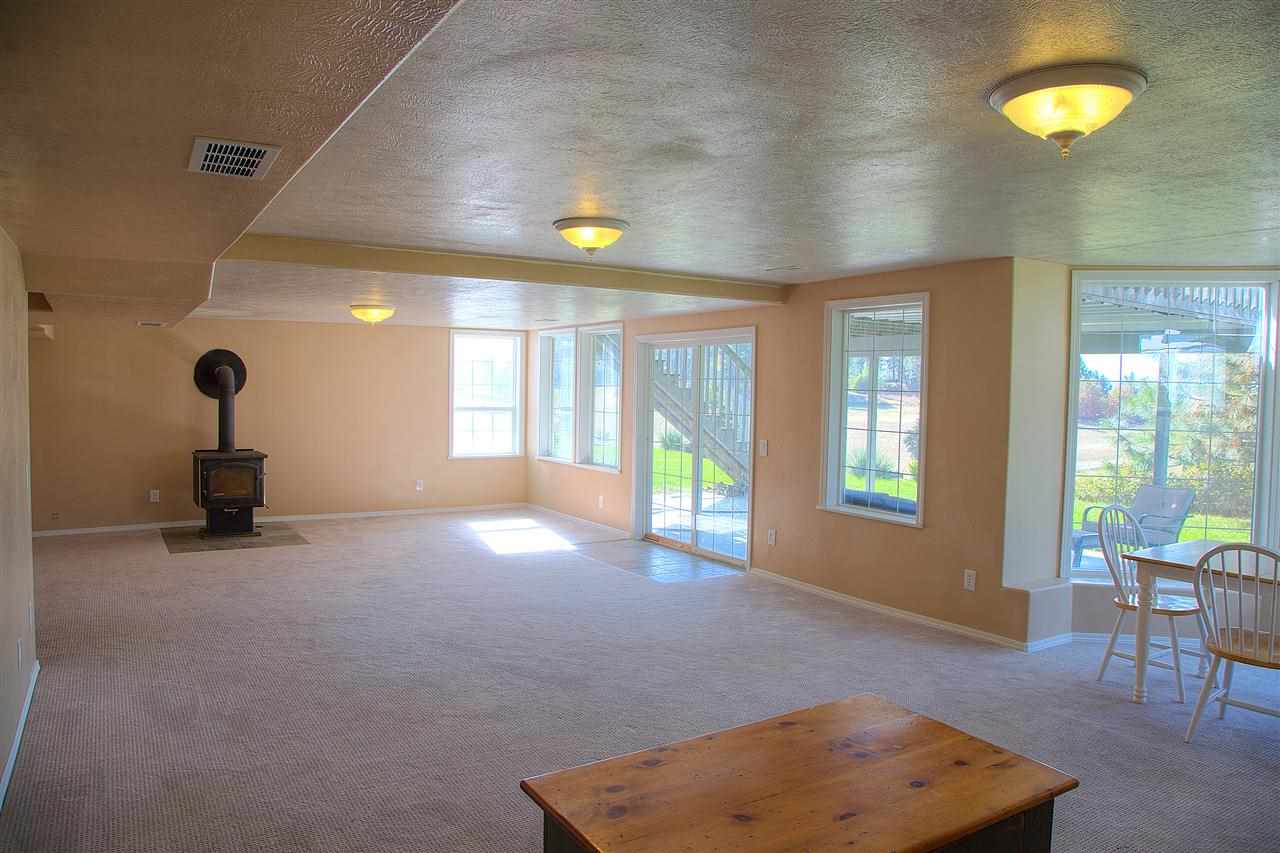 9007 East Day Road Mead, WA 99021 - Photo 17 of 20