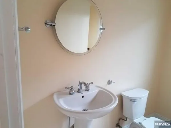 $5,150 | 64 West Harwood Terrace, Unit B, Palisades Park, NJ 07650