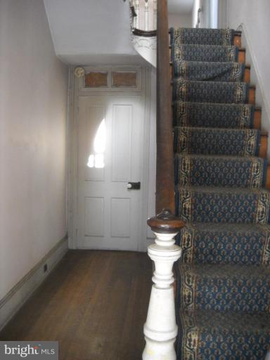 1539 South Rolling Road Halethorpe, MD 21227 - Photo 5 of 8 Staircase