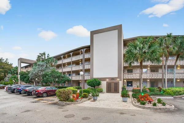 $1,900 | 1704 Andros Isle, Unit C3, Coconut Creek, FL 33066