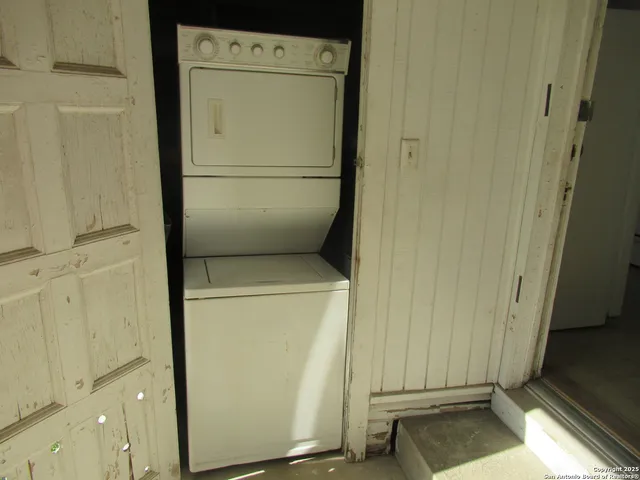 $1,100 | 1121 Willow Street, San Antonio, TX 78208