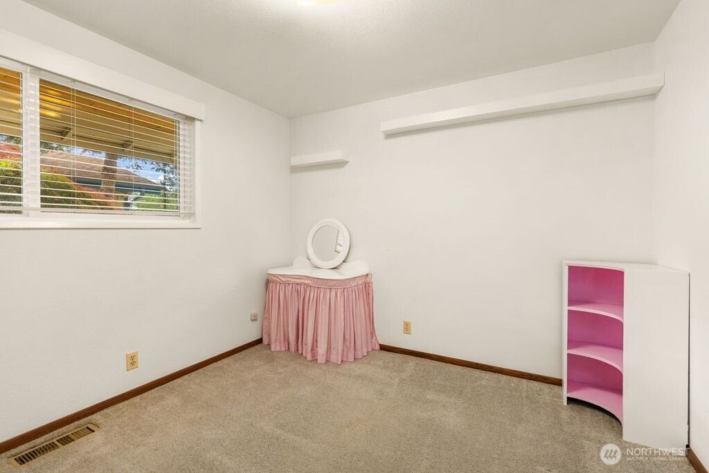 1708 Monterey Court Northeast Renton, WA 98056 - Photo 21 of 26