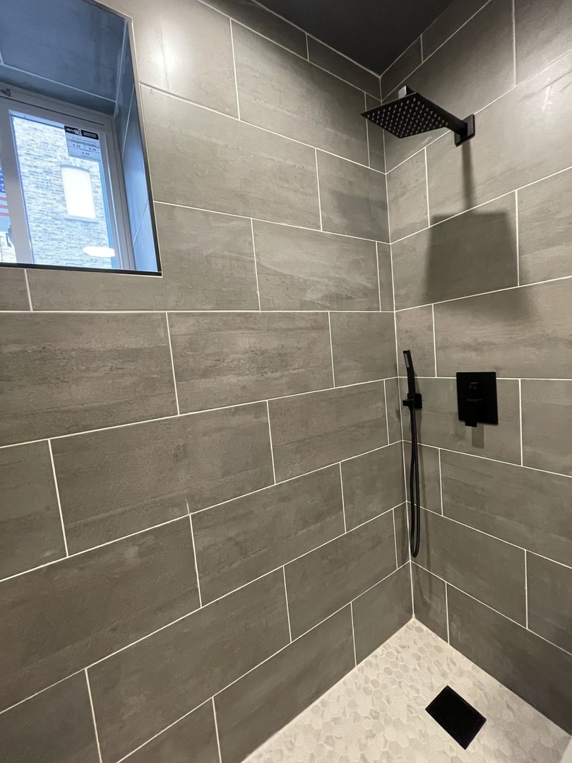 1531 South Harding Avenue, Unit G Chicago, IL 60623 - Photo 9 of 10