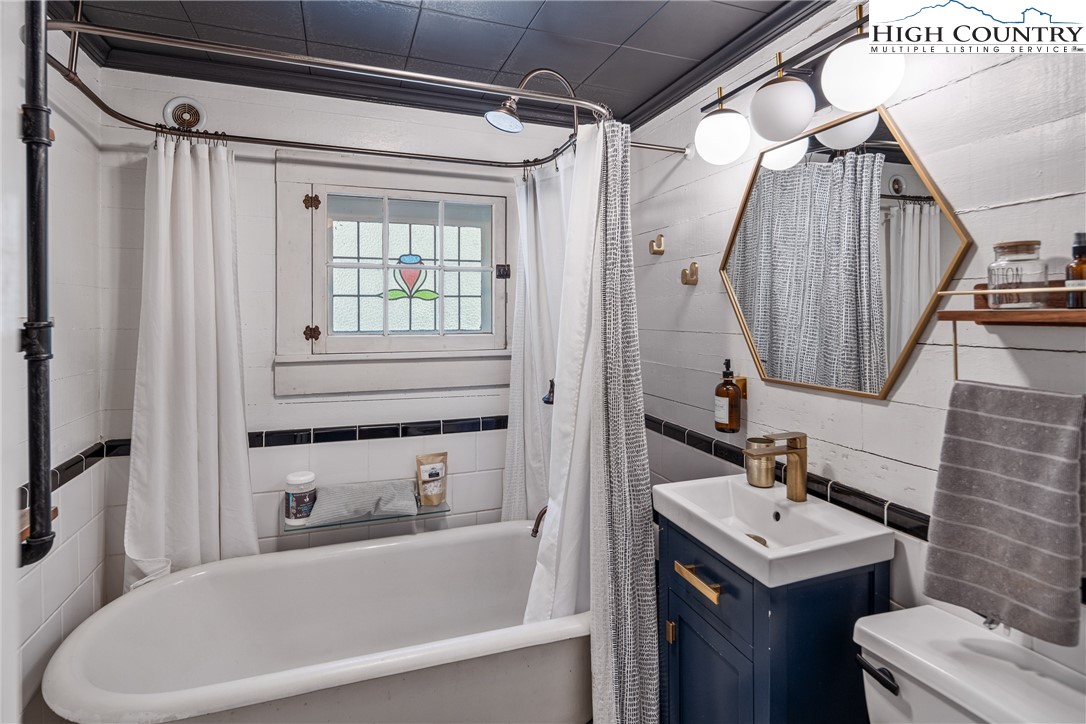 500 Frank Wilson Road Vilas, NC 28692 - Photo 6 of 49 Gallery Image 6