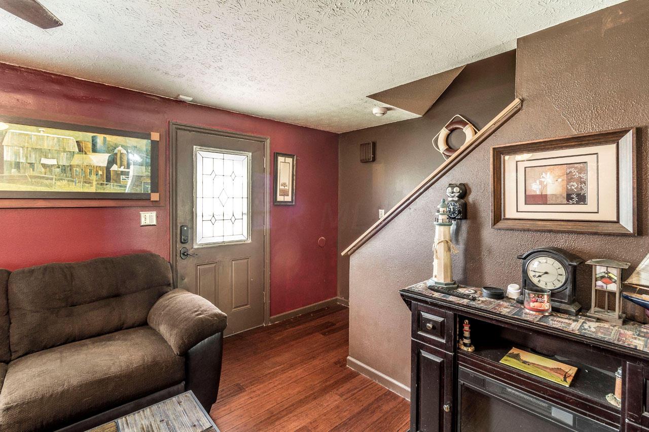 3826 Fergus Road Columbus, OH 43207 - Photo 2 of 19