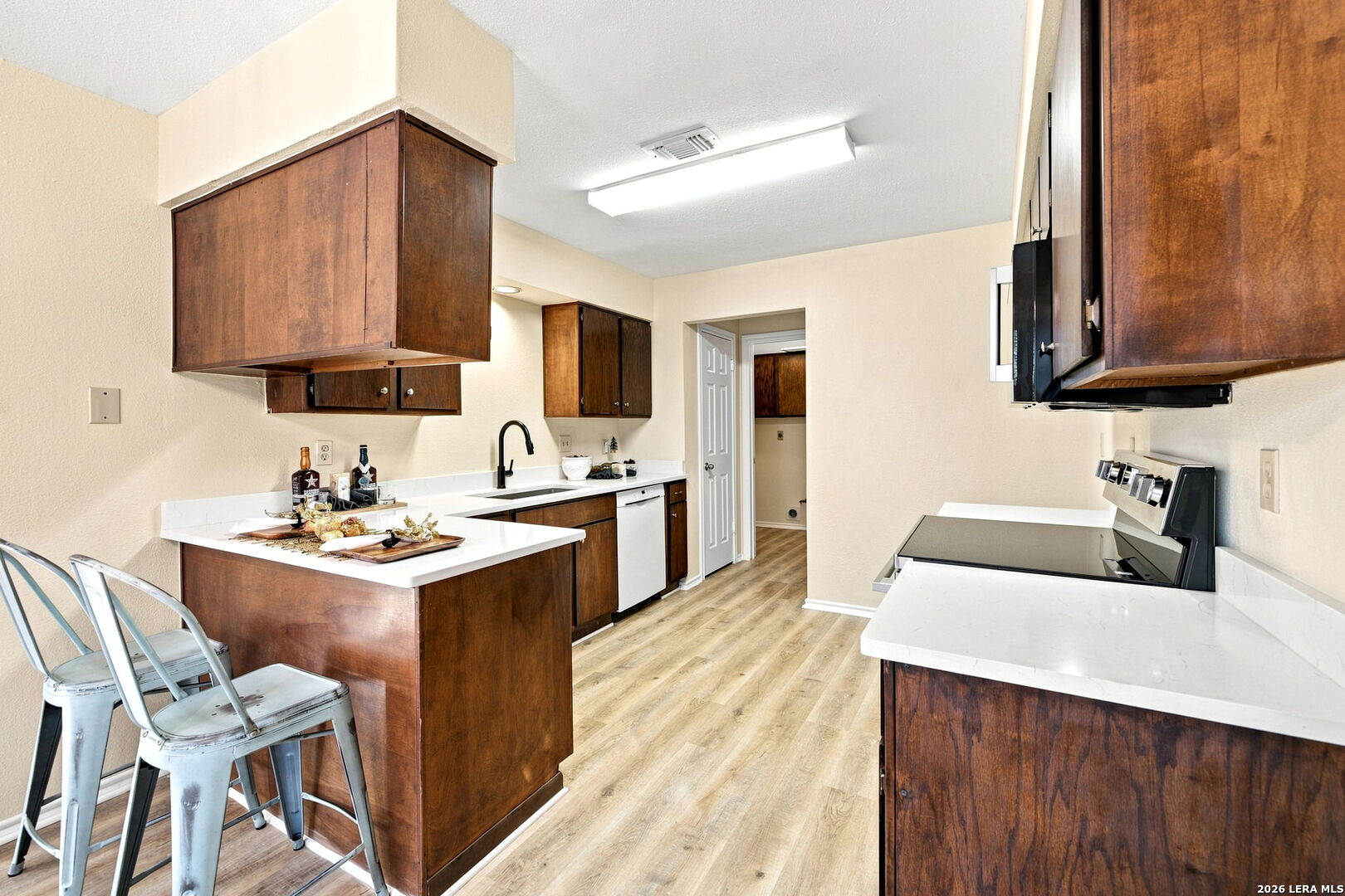 9312 Dover Ridge San Antonio, TX 78250 - Photo 11 of 38 Gallery Image 11
