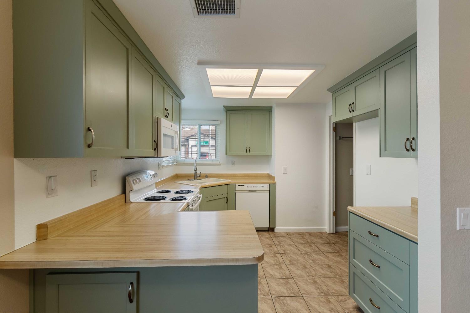 5948 El Sol Way Citrus Heights, CA 95621 - Photo 11 of 30