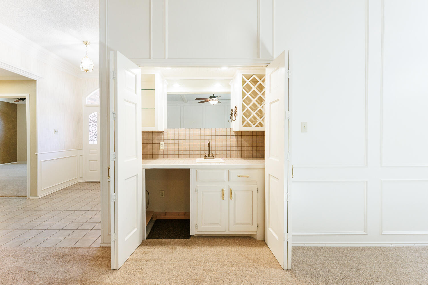 1906 Albany Avenue Lubbock, TX 79407 - Photo 8 of 67 Wet Bar