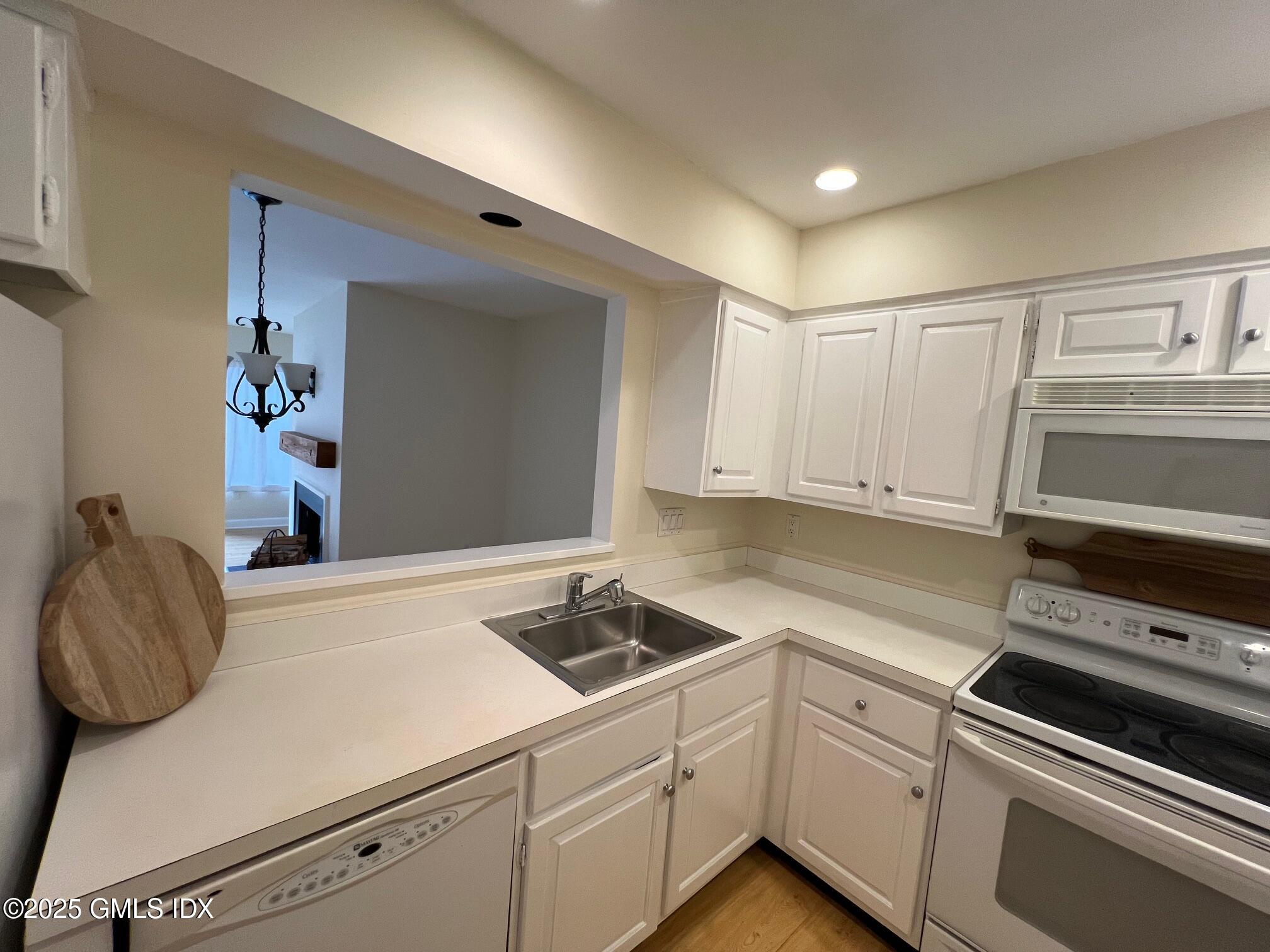 9 River Road, Unit 408 Cos Cob, CT 06807 - Photo 5 of 18 IMG_9693