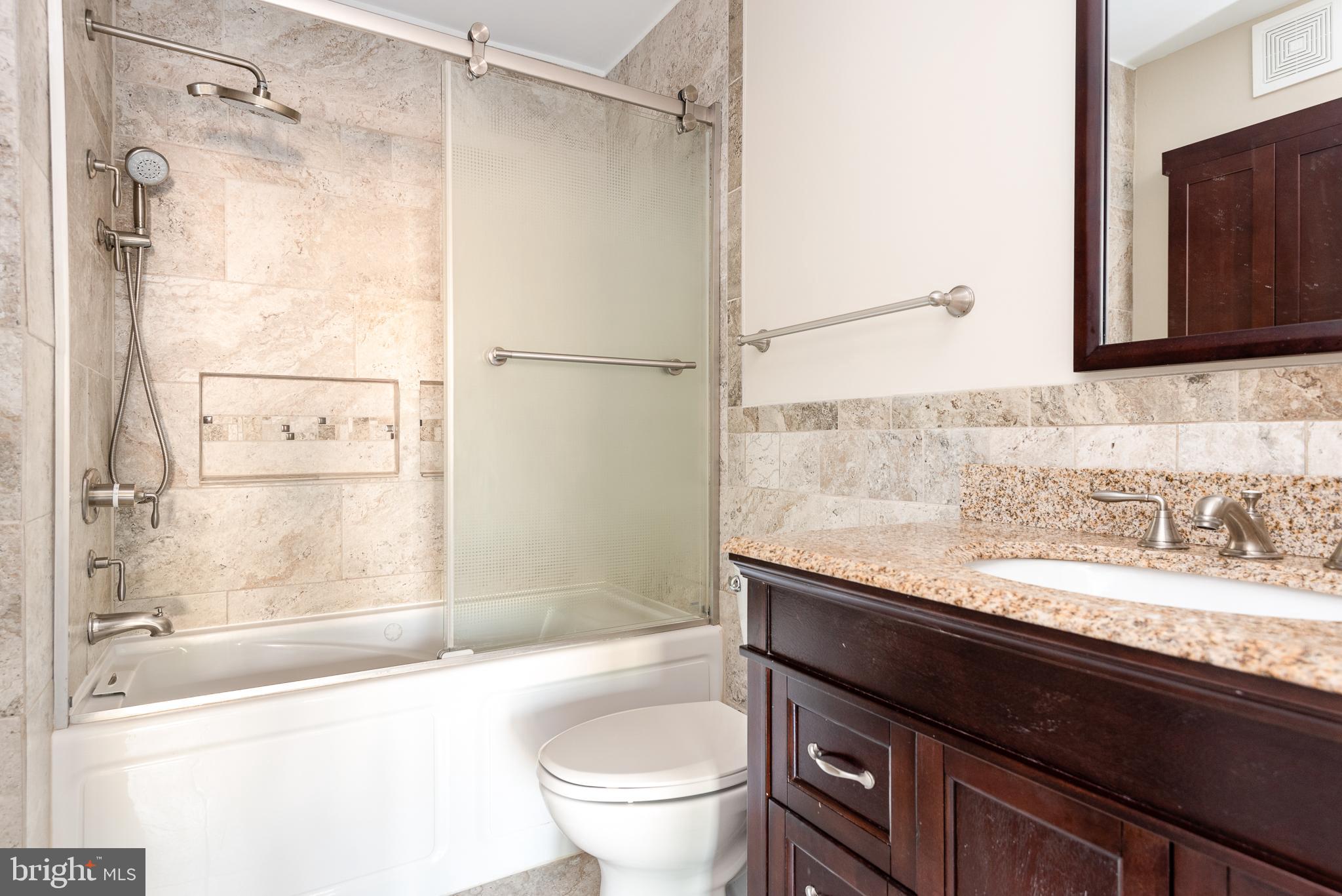 103 Fort Evans Road Southeast, Unit B Leesburg, VA 20175 - Photo 13 of 26 Primary Bathroom with Jetted Tub