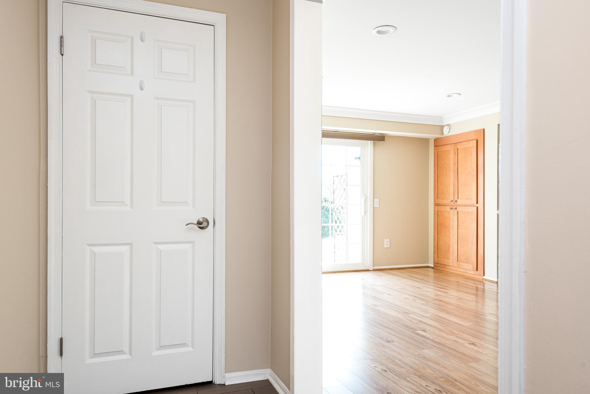 103 Fort Evans Road Southeast, Unit B Leesburg, VA 20175 - Photo 20 of 26 Foyer