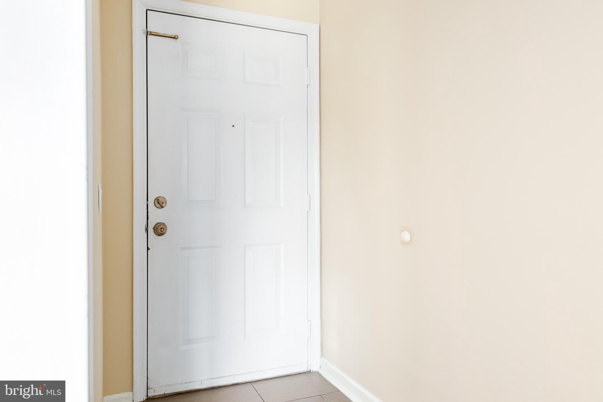 103 Fort Evans Road Southeast, Unit B Leesburg, VA 20175 - Photo 21 of 26 Foyer