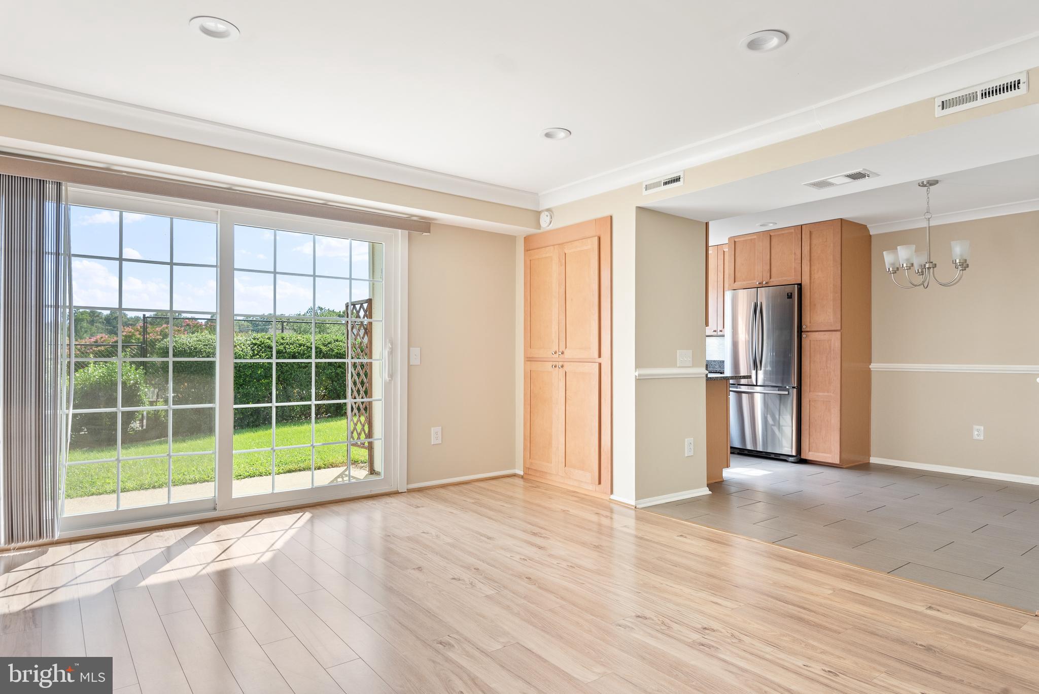 103 Fort Evans Road Southeast, Unit B Leesburg, VA 20175 - Photo 3 of 26 Family Room with walk out.