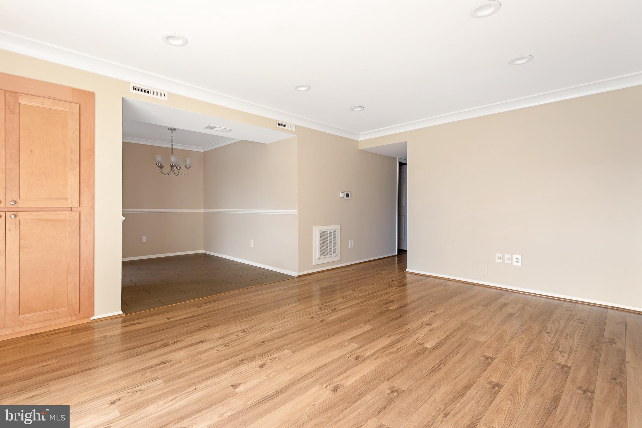 103 Fort Evans Road Southeast, Unit B Leesburg, VA 20175 - Photo 5 of 26 Family/Living room