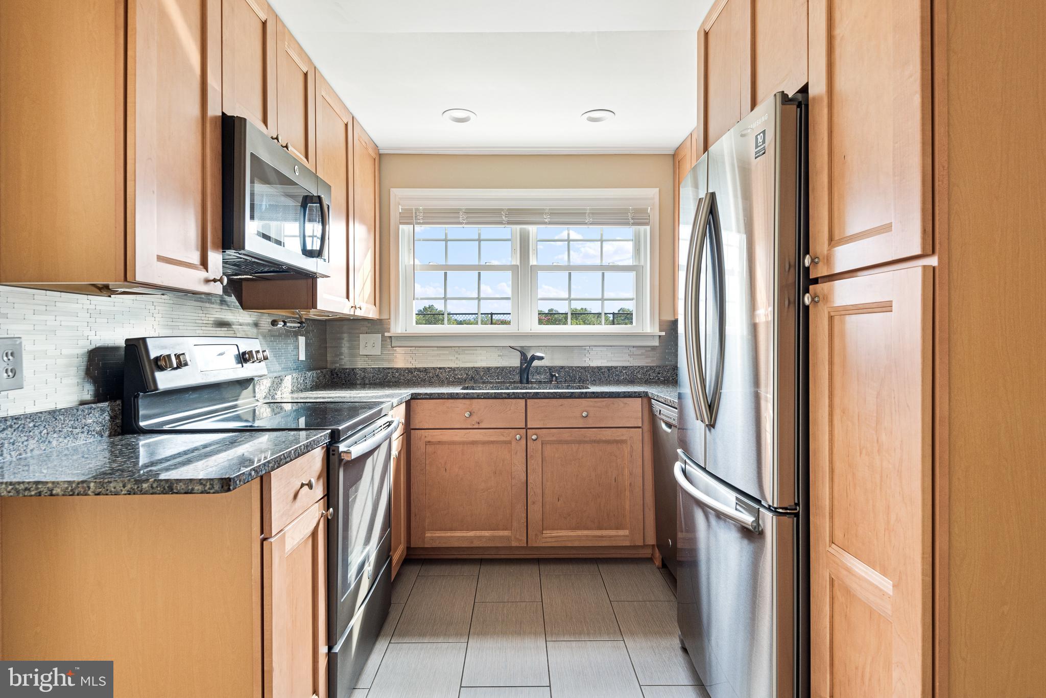 103 Fort Evans Road Southeast, Unit B Leesburg, VA 20175 - Photo 7 of 26 Kitchen