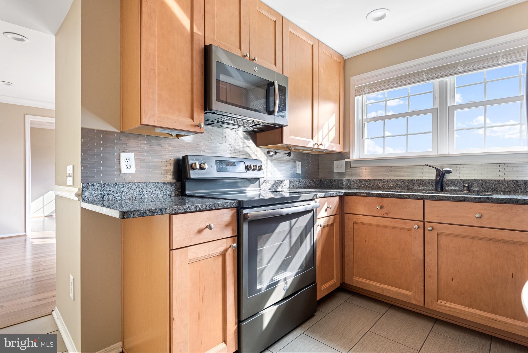 103 Fort Evans Road Southeast, Unit B Leesburg, VA 20175 - Photo 8 of 26 Kitchen