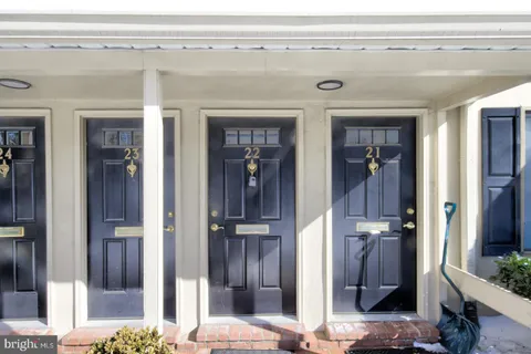 $389,900 | 411 W Conestoga Road, Unit 22, Devon, PA 19333