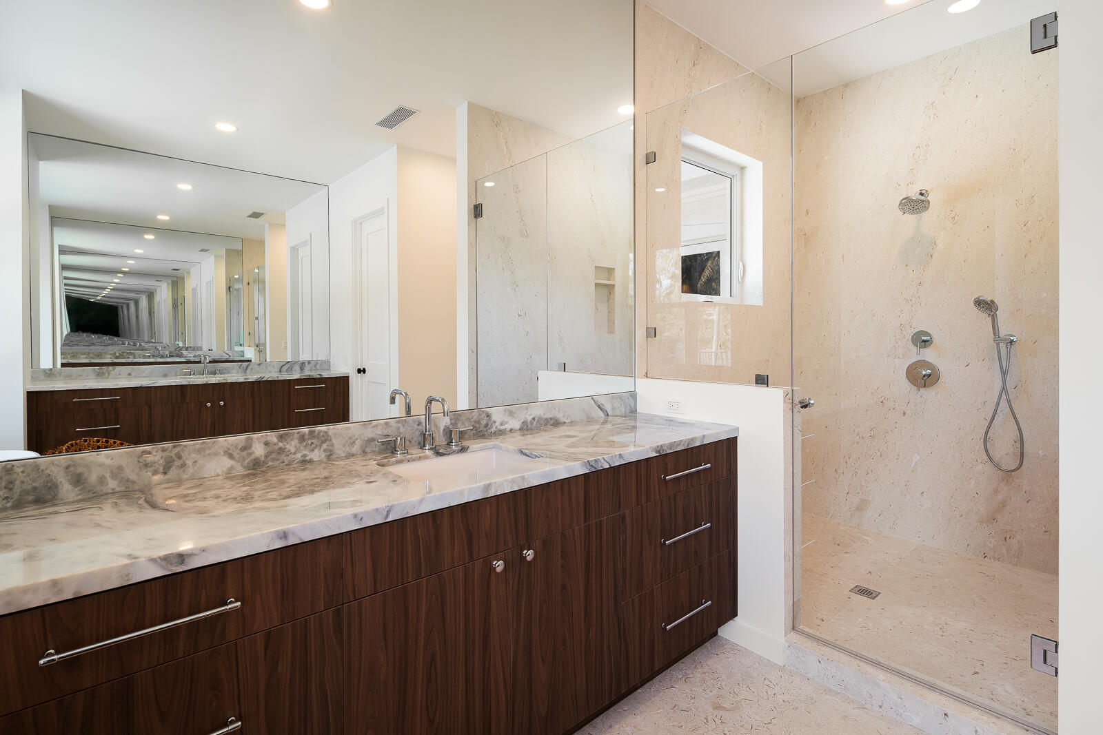 6371 Southwest 87th Terrace Pinecrest, FL 33156 - Photo 13 of 16 Primary Bath