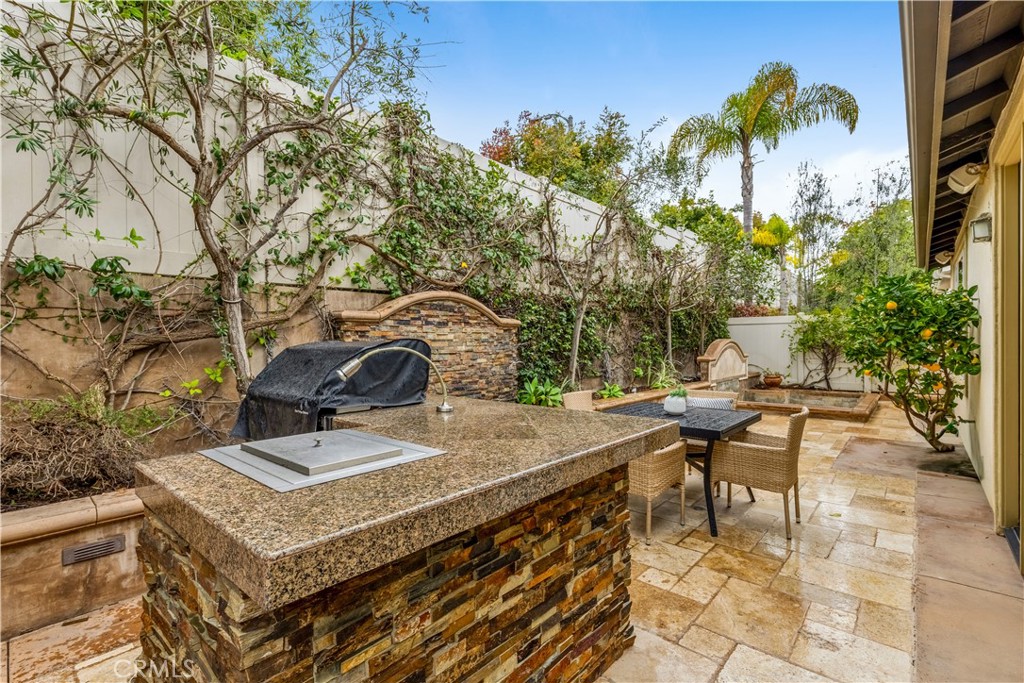 2105 Canyon Circle Costa Mesa, CA 92627 - Photo 6 of 35 a view of a backyard with sitting area