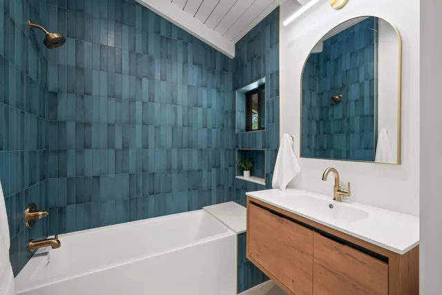 $3,595,000 | 965 Hog Back Road, Haiku, HI 96708