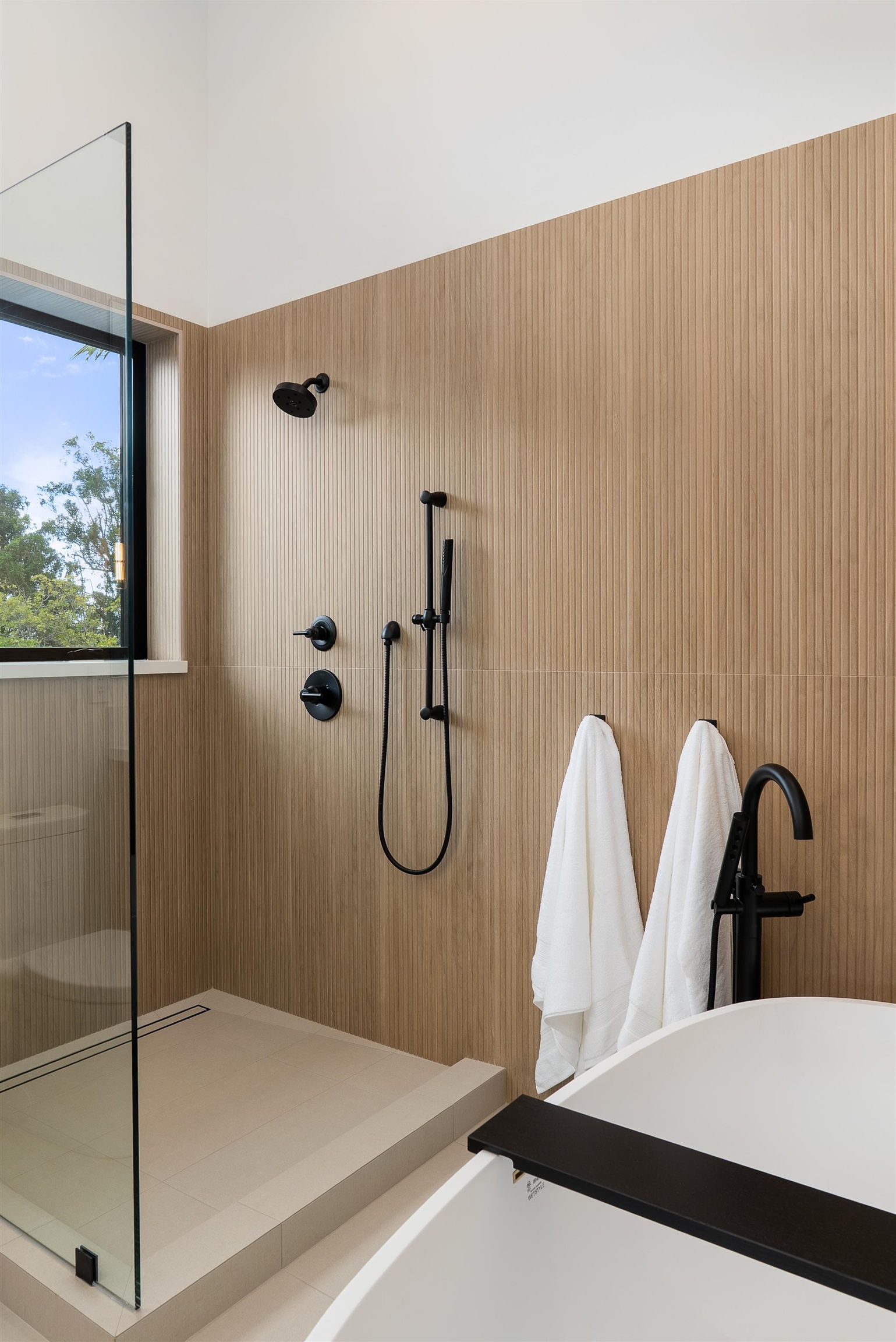 965 Hog Back Road Haiku, HI 96708 - Photo 4 of 35 a bathroom with a sink and a mirror