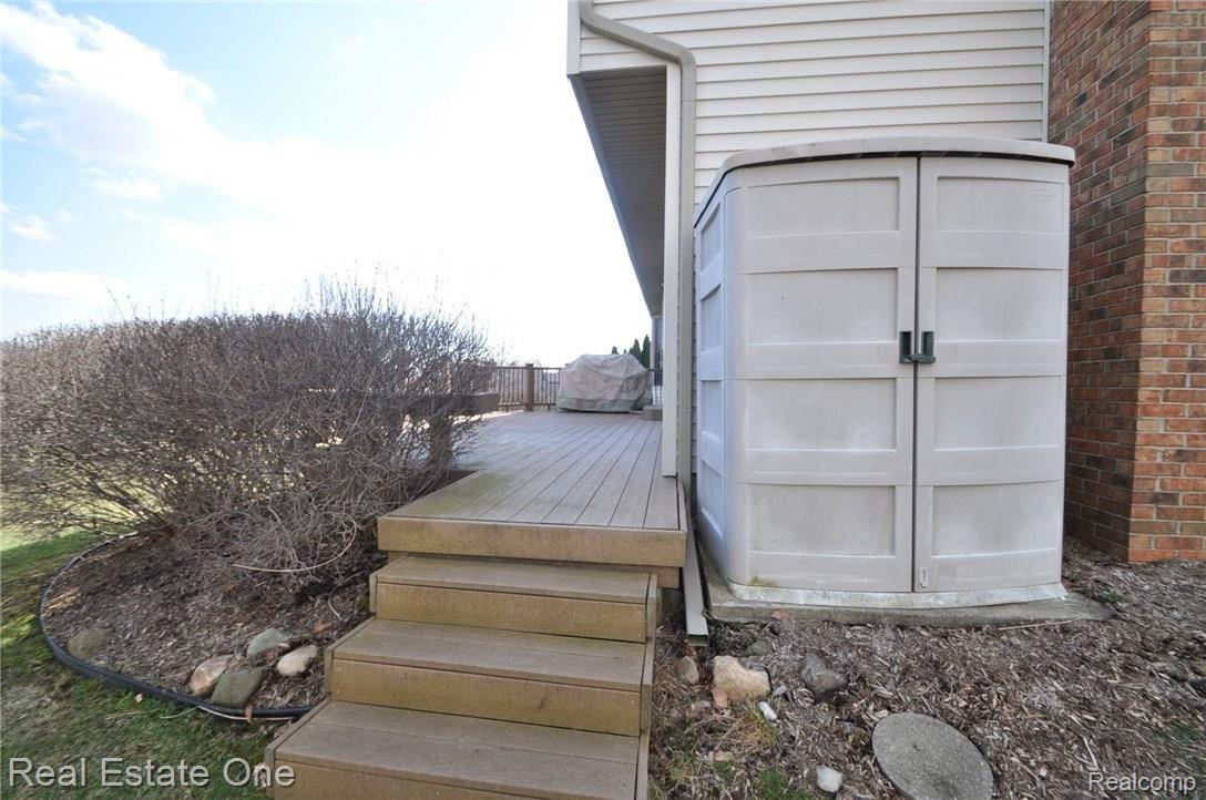 1696 Grandview Drive Rochester, MI 48306 - Photo 28 of 32 28.JPG