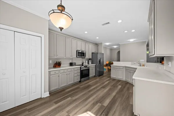 $4,500 | 2124 Baldwin Park Drive, Mount Pleasant, SC 29466