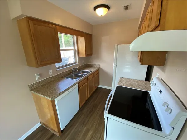 $1,400 | 922 Beau Court, Orange City, FL 32763