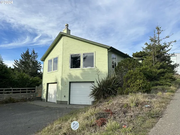 $577,000 | 585 Tichenor Street, Port Orford, OR 97465