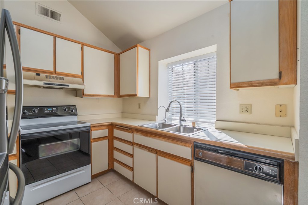 2601 South Quarry Lane, Unit D Walnut, CA 91789 - Photo 9 of 30