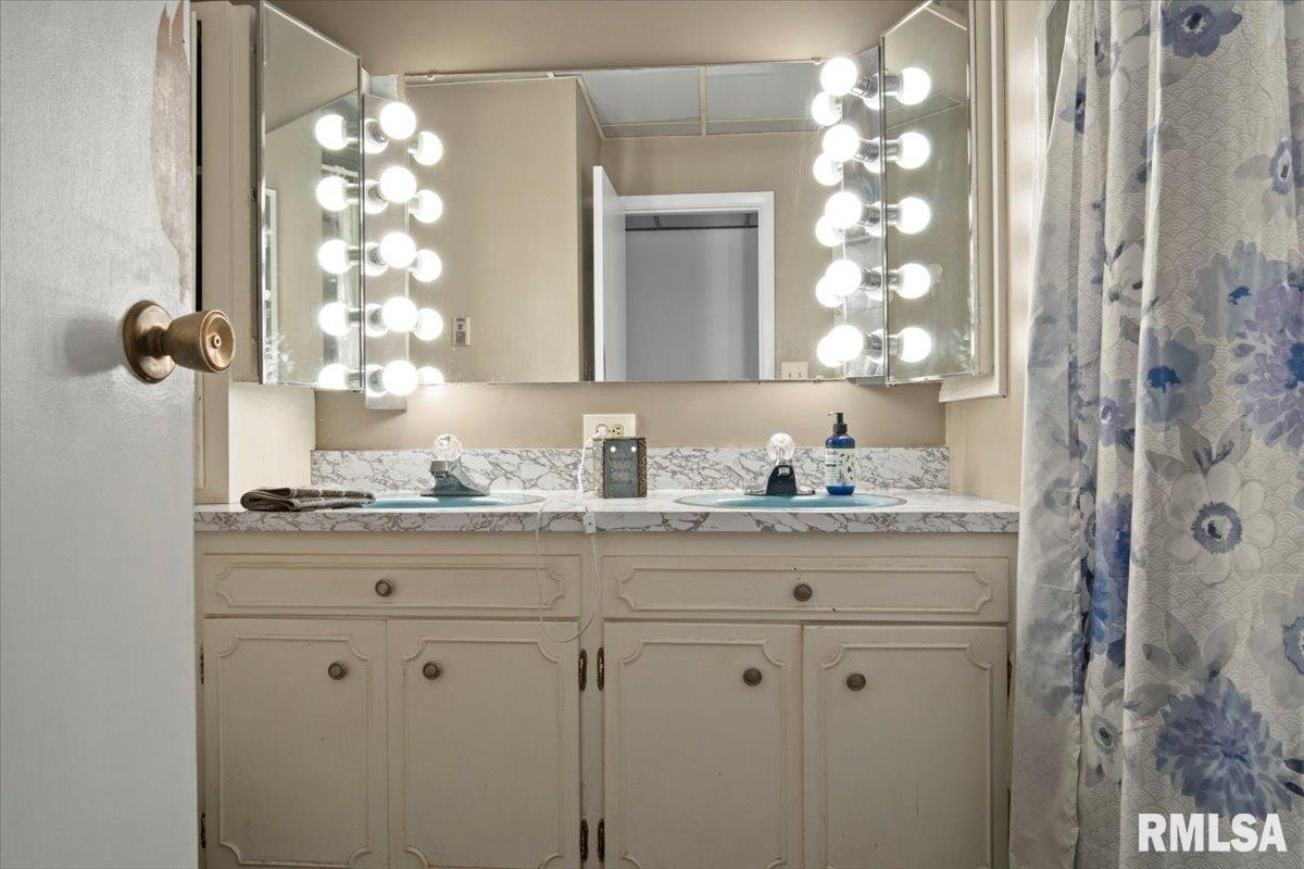 113 Crestview Road East Peoria, IL 61611 - Photo 14 of 26 Gallery Image 14