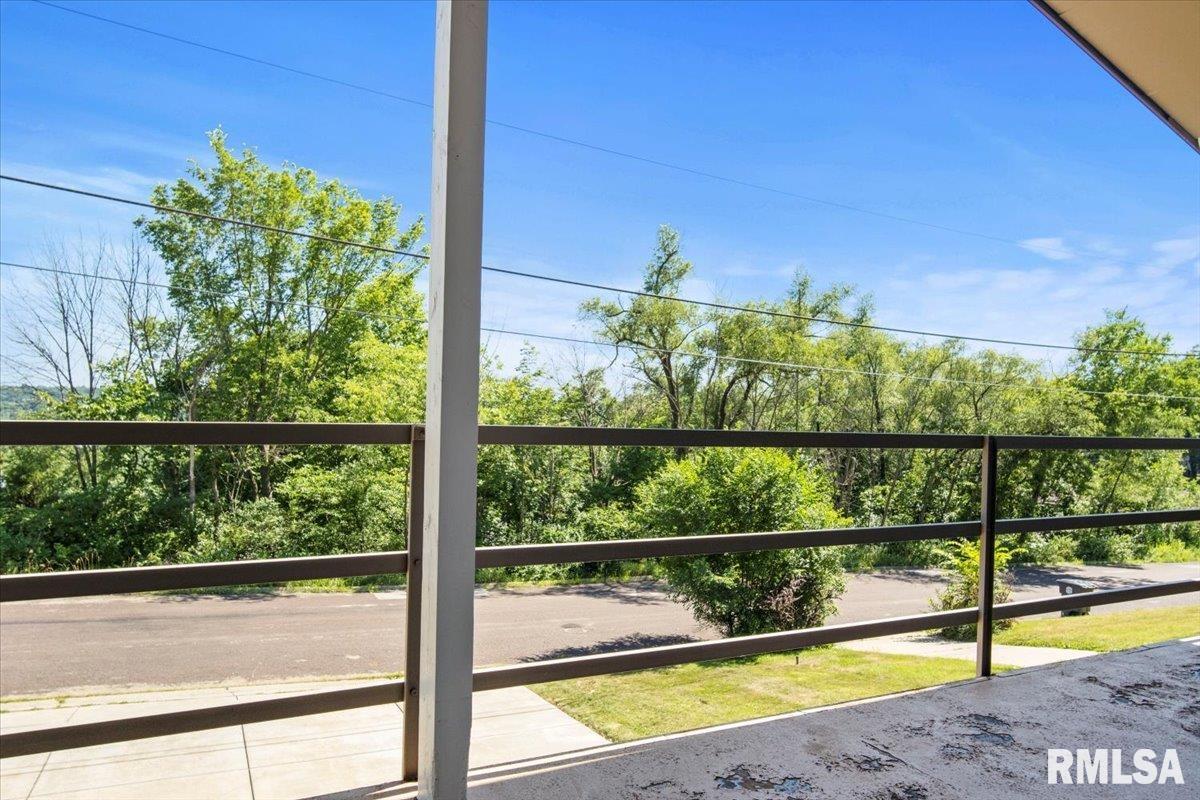 113 Crestview Road East Peoria, IL 61611 - Photo 22 of 26 Gallery Image 22