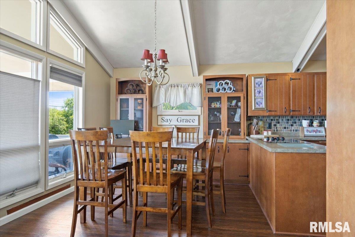 113 Crestview Road East Peoria, IL 61611 - Photo 5 of 26 Gallery Image 5