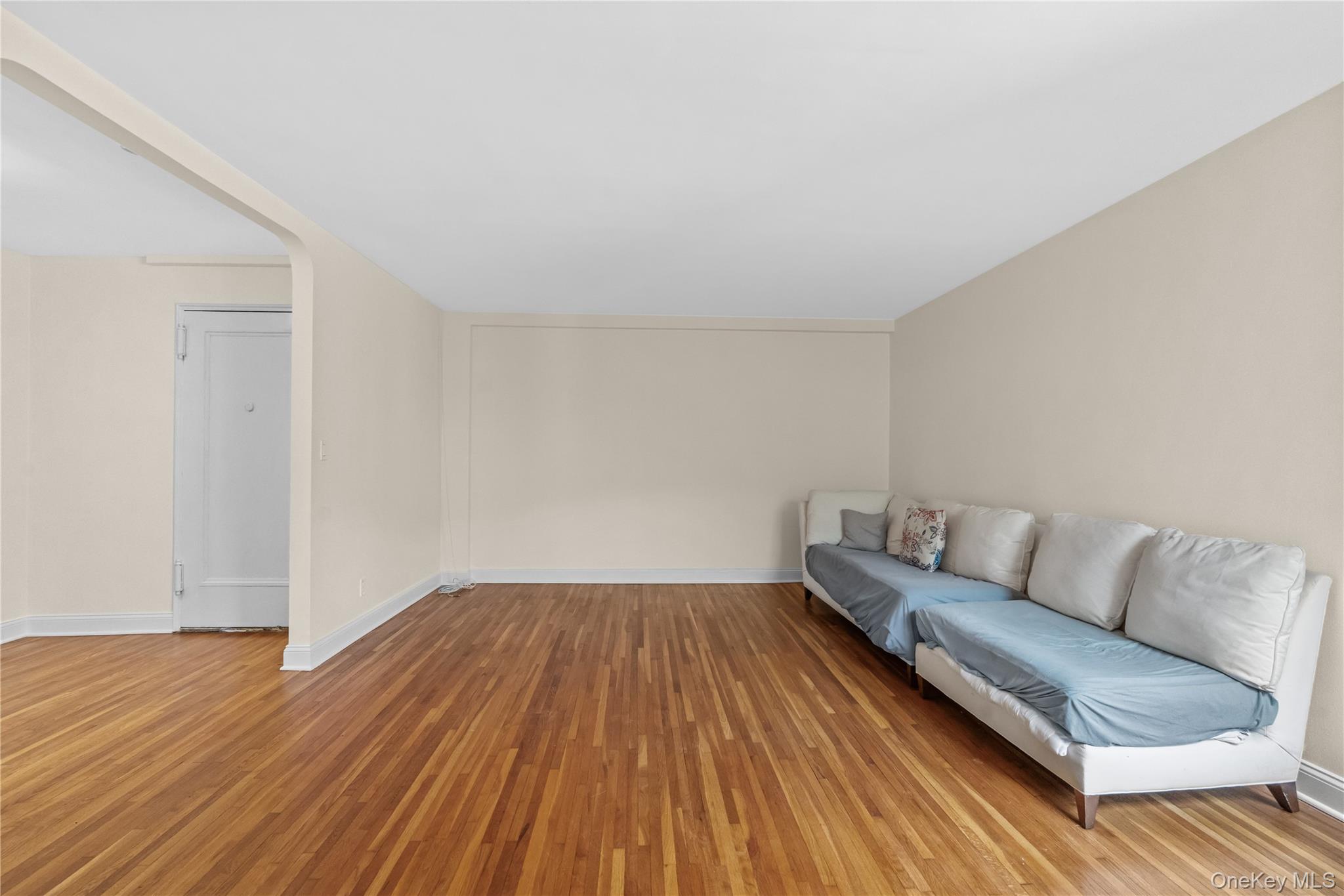 142 Garth Road, Unit 4Q Scarsdale, NY 10583 - Photo 5 of 13