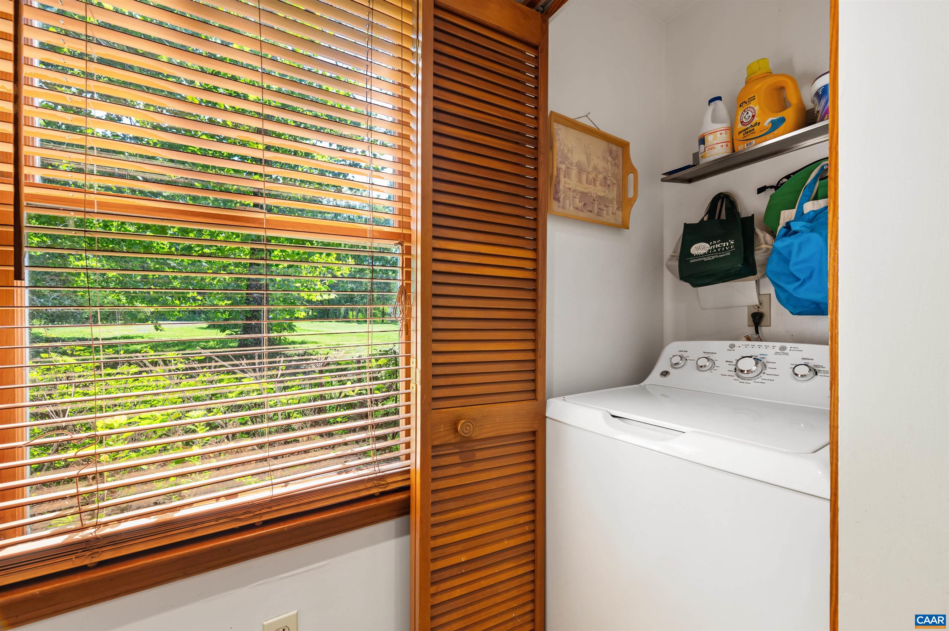 189 Edgehill Way Faber, VA 22938 - Photo 12 of 44 a utility room with dryer and washer