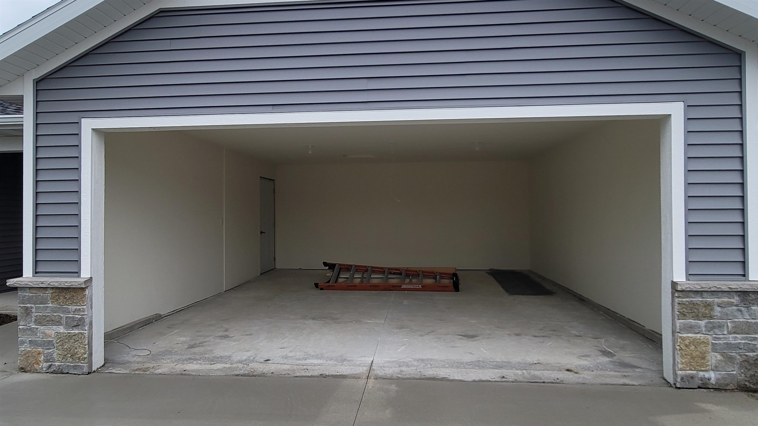 108 Edenview Eden, WI 53019 - Photo 4 of 27