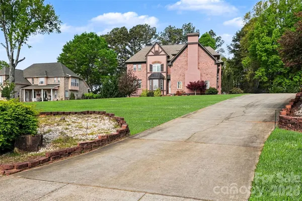 $879,000 | 14515 Davis Trace Drive, Mint Hill, NC 28227