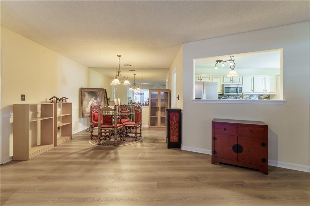 403 Mill Pond Road Roswell, GA 30076 - Photo 8 of 42