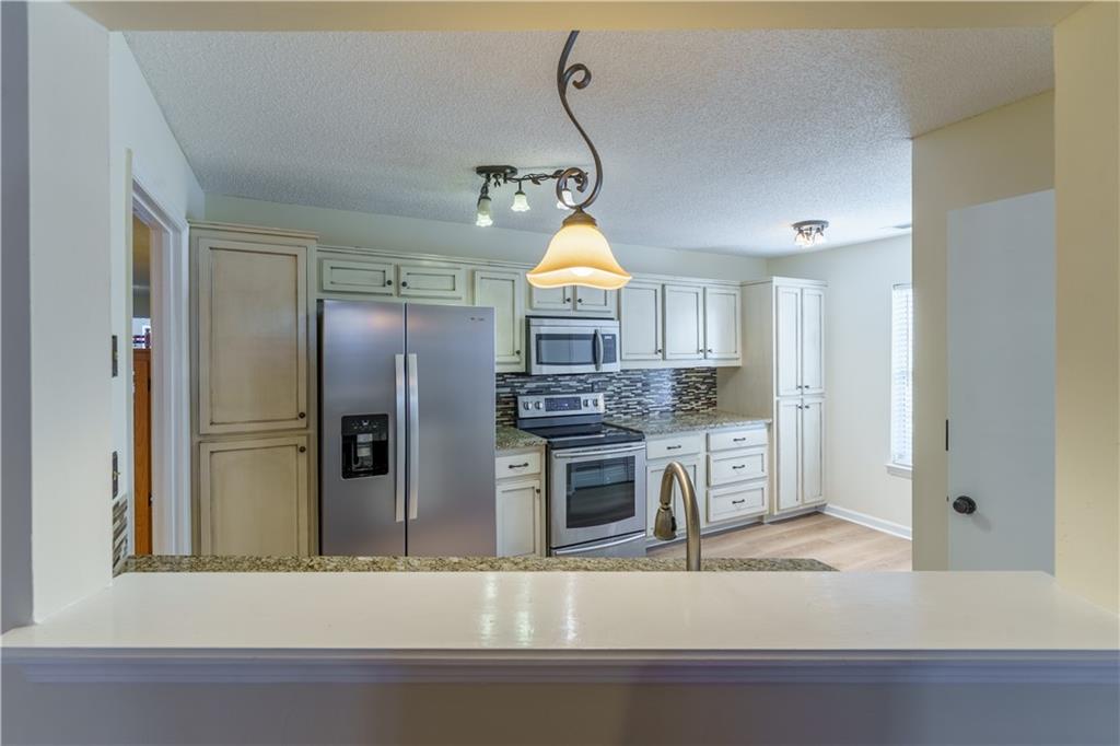 403 Mill Pond Road Roswell, GA 30076 - Photo 9 of 42